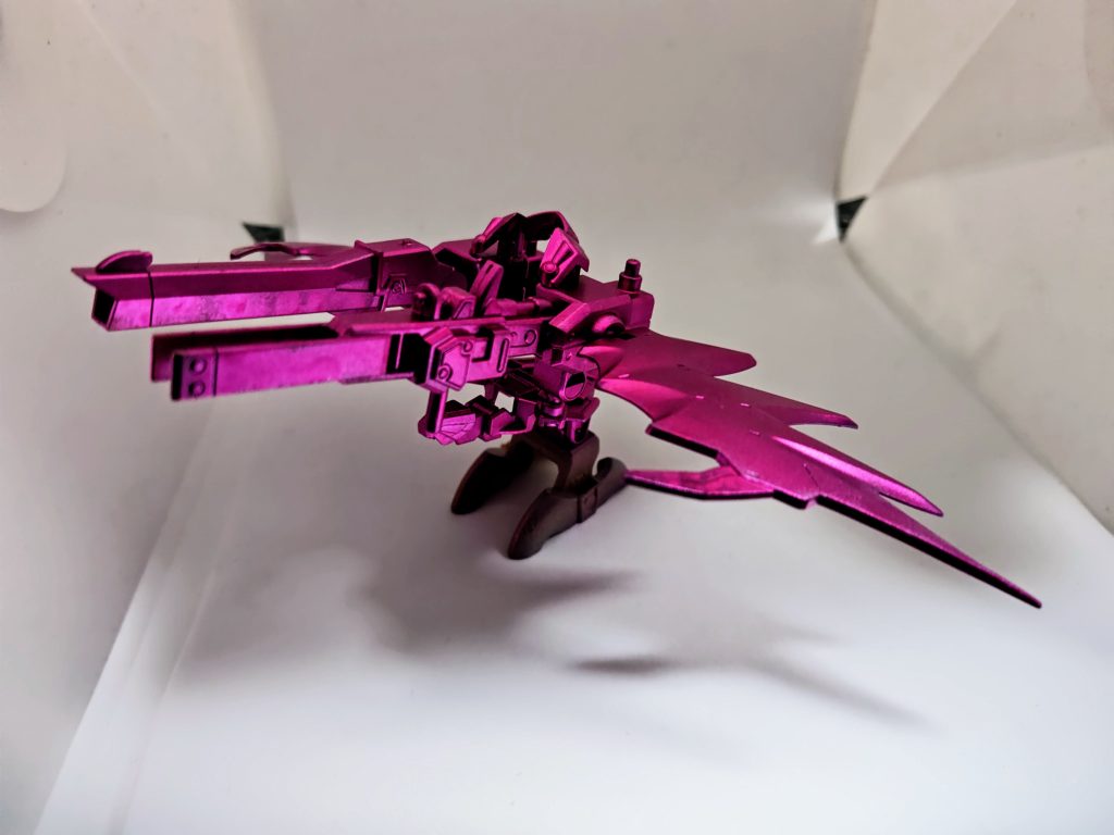 鋼鉄迦楼羅の海賊版、という体で作成。翼はデスサイズから。