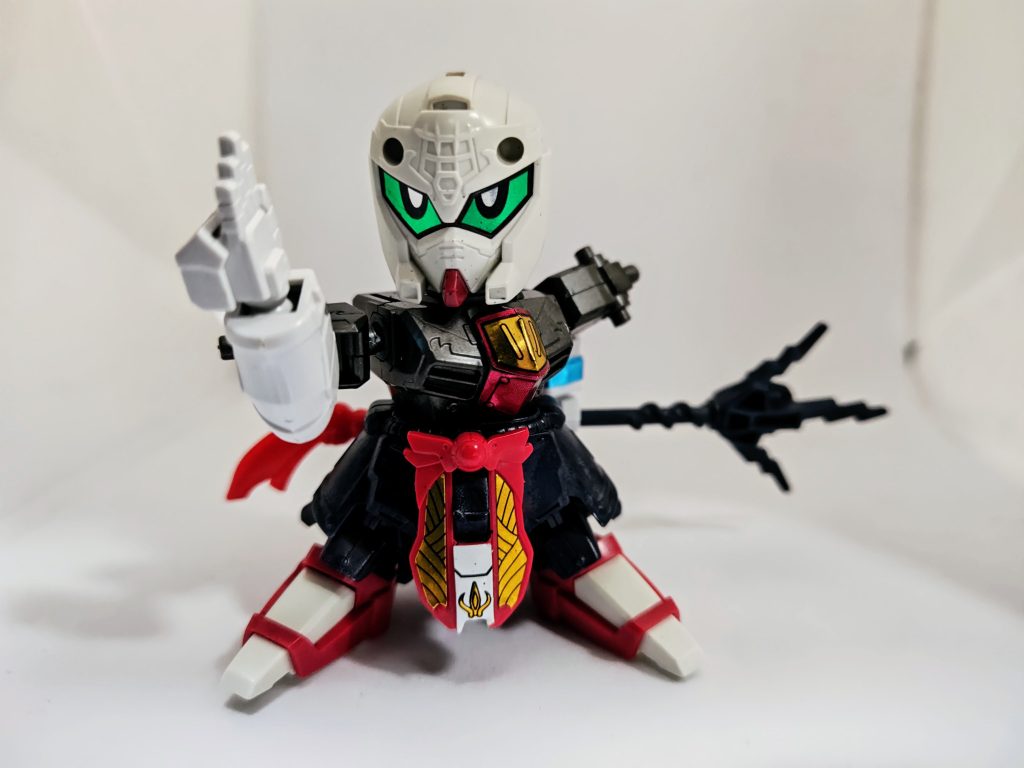 中華風の武人ぽいポーズ(笑)。