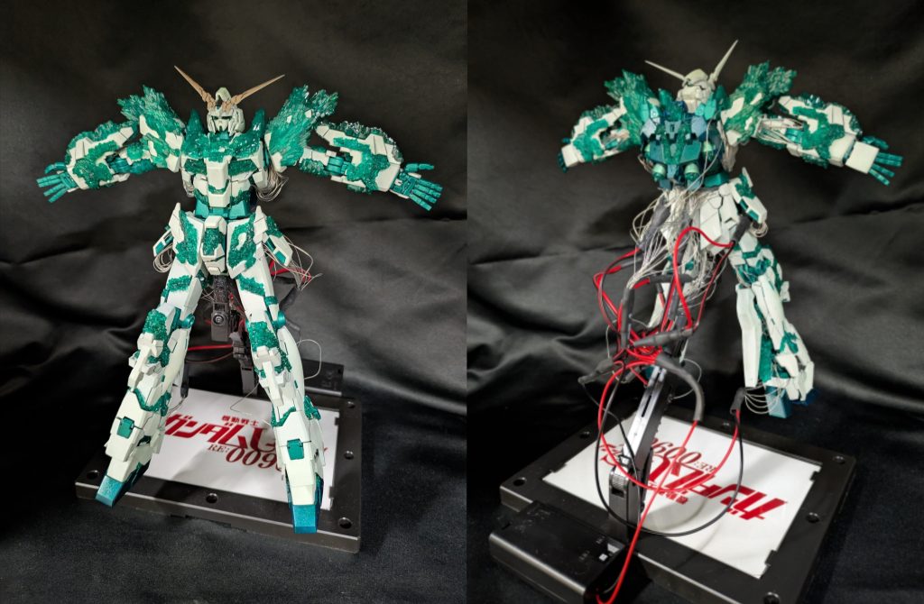 後ろから見ると、本当に配線が…