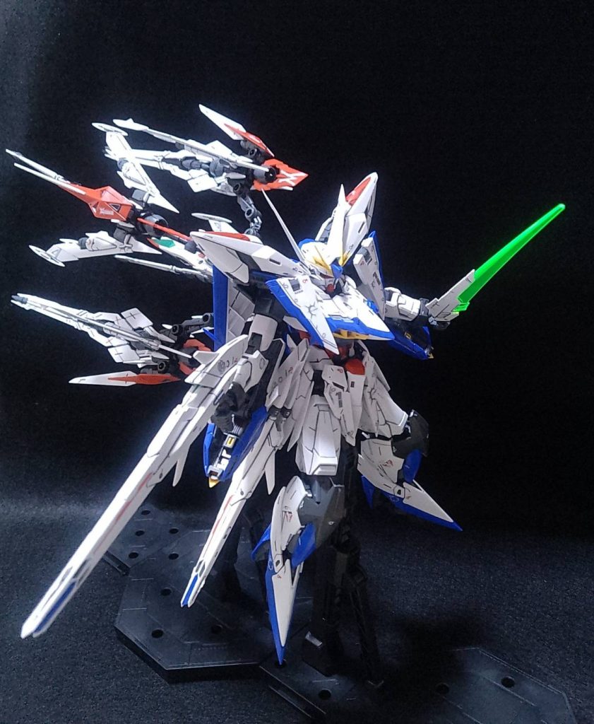 エクリプスガンダムとドッキング。