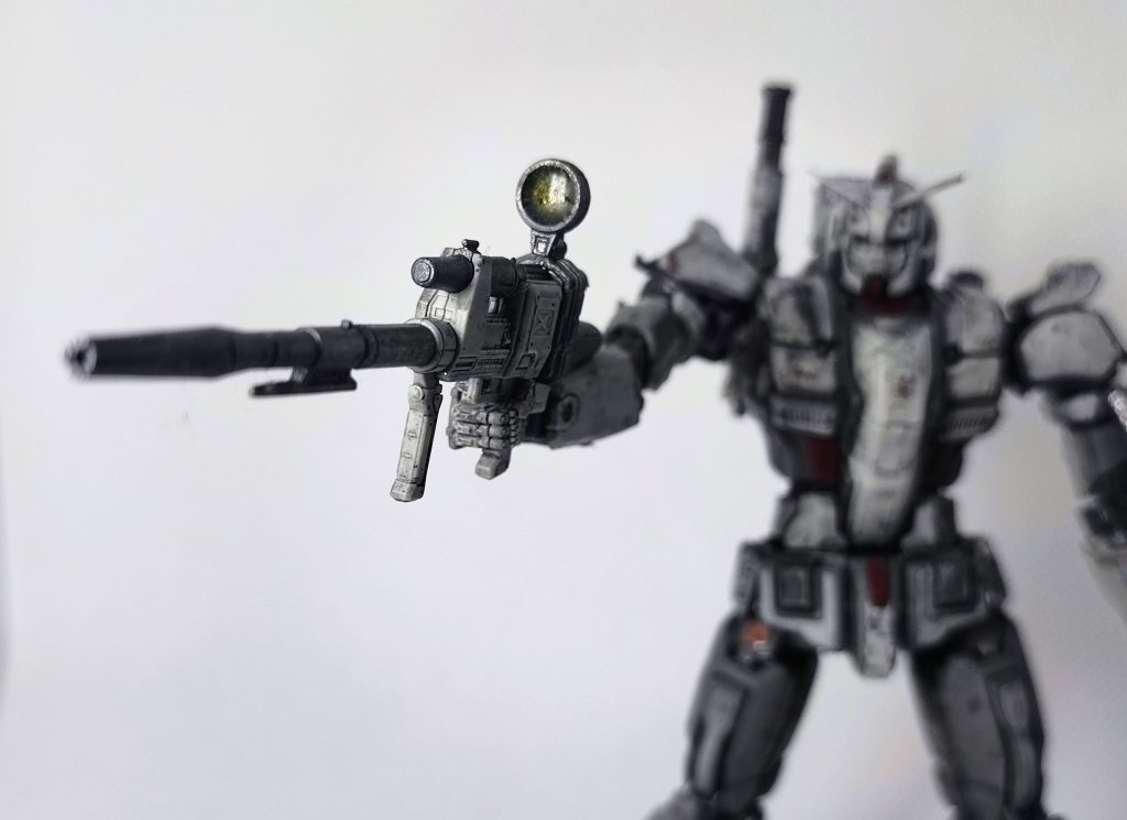 照準スコープはレジンで立体的にしてます。付属のシールだとなんか浮いてしまったので…。