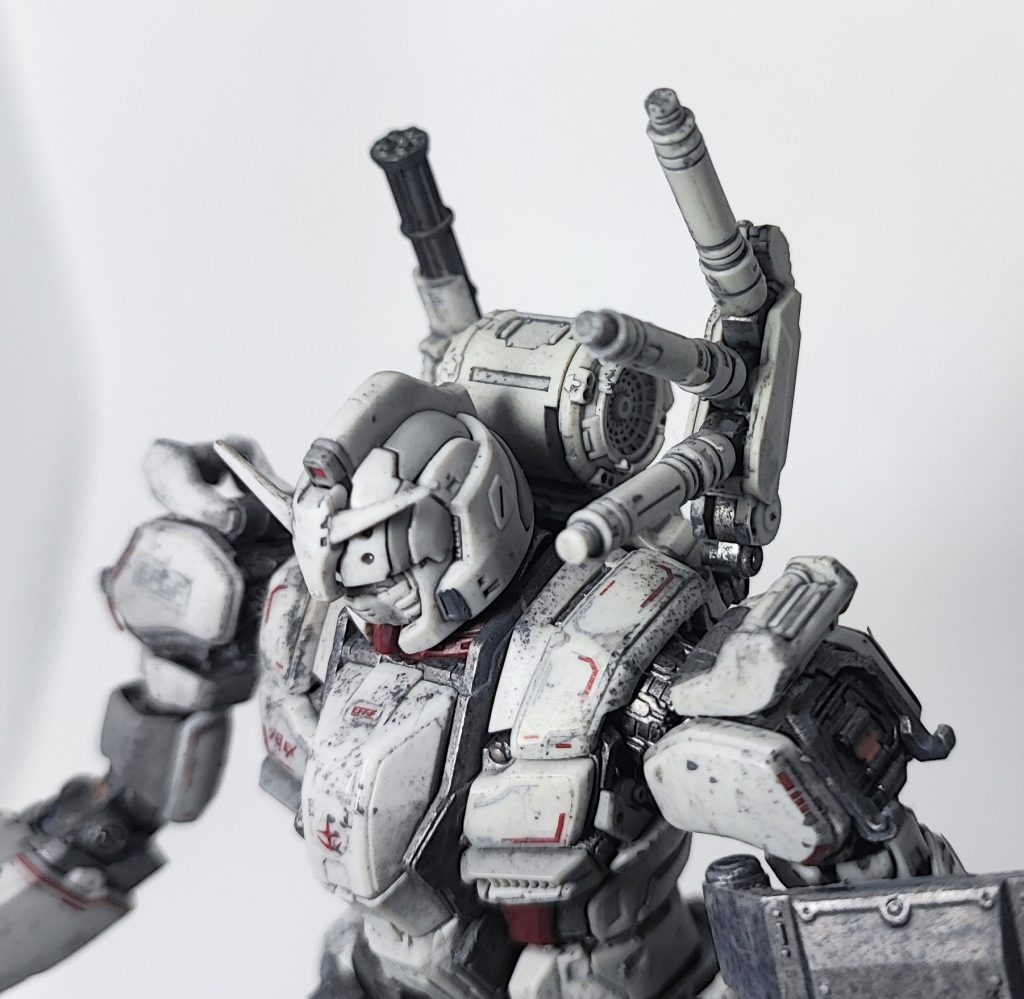 ビーム・サーベルはまさかの3本!この収納めちゃくちゃいいですよね!他のガンダムでも取り入れたいです。