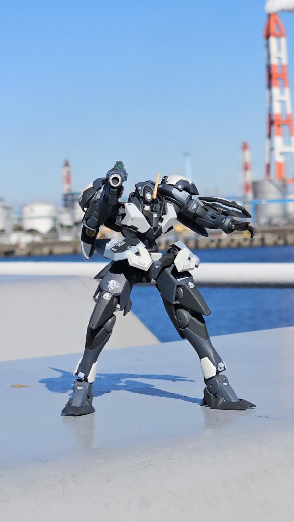 装備は従来の連邦軍装備を使うという設定にしています。ELS戦後の連邦軍は戦力を相当数損失しているためコロニー公社に卸されているジンクスlllやテロリストが使用する機体までなんでも使わないといけない状況だと思われるためです。