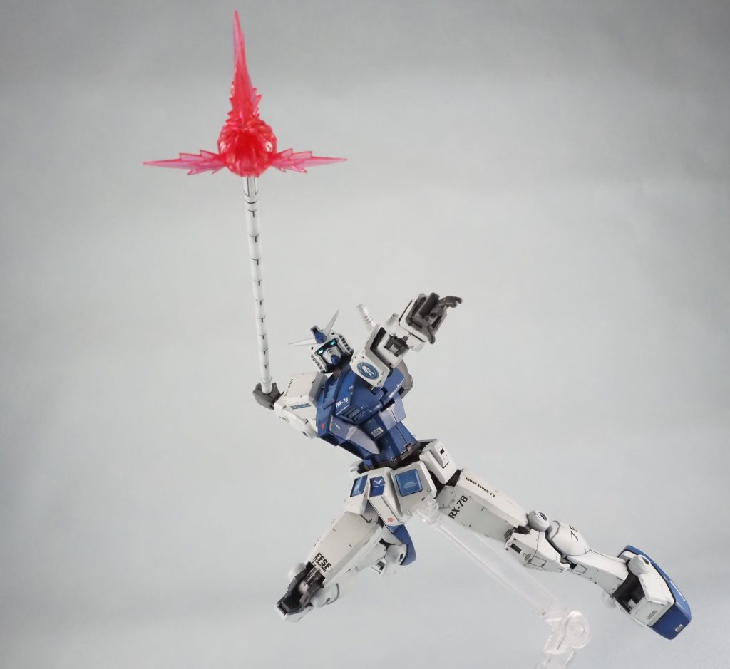 更にビームジャベリンを装備、人間の様な動きがよくキまります。