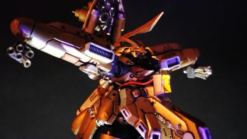 12.        Ex-Sのプロペラントってαアジールの肩にしか見えなかったんで、ずいぶん前からこのアイデアはありました。ただ、ワタシ自身はαアジールってあんまり好きな機体じゃないので、なかなか手を付けられずにおりました。