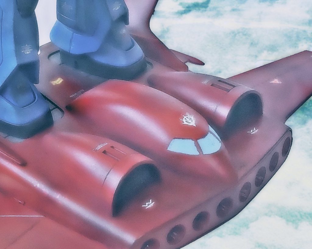 「こちらストークリーダー、ウィンド。ジャッカル、オペラ、ファイア、ピクシー、ソードへ。高度3.2から2まで降下。フルード・シックス。ブルズアイアタックまで210秒」MSを搭載した6機のドダイYSは厚い雲を抜けると、地表の景色が徐々に近づき始める。それぞれ緩やかに高度を下げるとリーダーからの指示にあった定位置へと動く。「こちらリンドヴルムリーダー、キラー・ビー。ストークリーダー、ウィンドへ」「こちらウィンド。何か?」「色々世話になったな」「よせよキラー・ビー。遺言か?」「いや、ただ言いたくなっただけだ。他意はないさ」「まあ今回の任務は不明瞭な事が多いのは確かだ。今頃本隊は南米の辺りを飛んでいる」「接触回線だから言うが、どちらもハズレくじだろうな」「……、噂じゃザビ家のプリンスも勇猛果敢に突撃して玉砕したと。無謀な戦いはもはやザビ家の…いやジオン地上軍の美学か」「人柱の上に成り立つ革新なんてものは存在しない…。そんな事は俺が一番良く知っている」コールサイン、キラー・ビーはスロットルを力強く握り締めコクピットのメインモニターの一点を見つめる。「あれは事故だろ?…と言っても慰めにならんな。だが、アンタはソイツの分まで必ず長く生きろ。その手伝いはしてやる」「…ふっ、随分な口説き文句だな」「時間は守れよ。俺は待たされるのが嫌いなんだ。じゃあな」ストークリーダーは通信を切った。