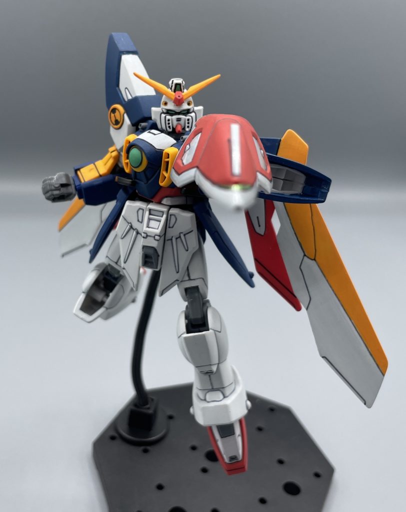 なぜ…なぜなんだ―ッ！！　シールドによる牙突！敵兵からみたウイングガンダムの恐ろしさがありありと描写されました。