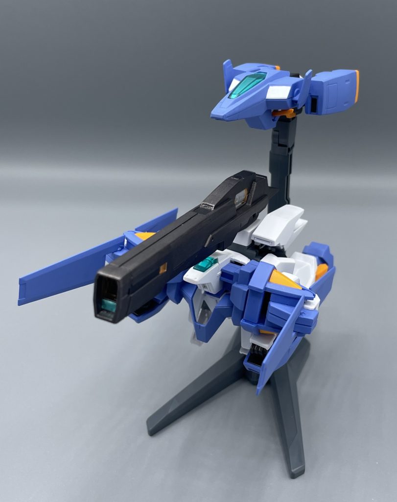 コアファイター& Gセプター発進!! 「機動戦士ガンダムAGE」における3機目のガンダムであるガンダムAGE-3は、「合体」がテーマ。オマージュ元はZZガンダムですね。 初陣は、キオの乗るコアファーターに、フリット爺ちゃんの乗るGセプターが合わせる形でドッキングGO!しました。