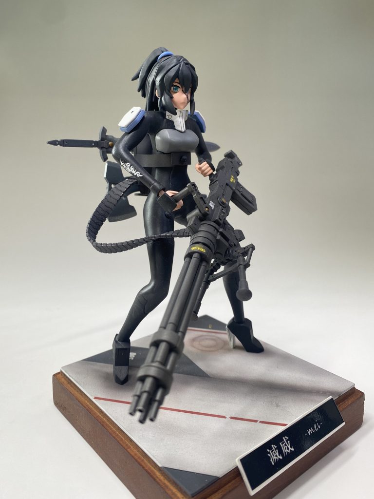 手首と首は少し動きます写真は右手がしっかり握れてませんw