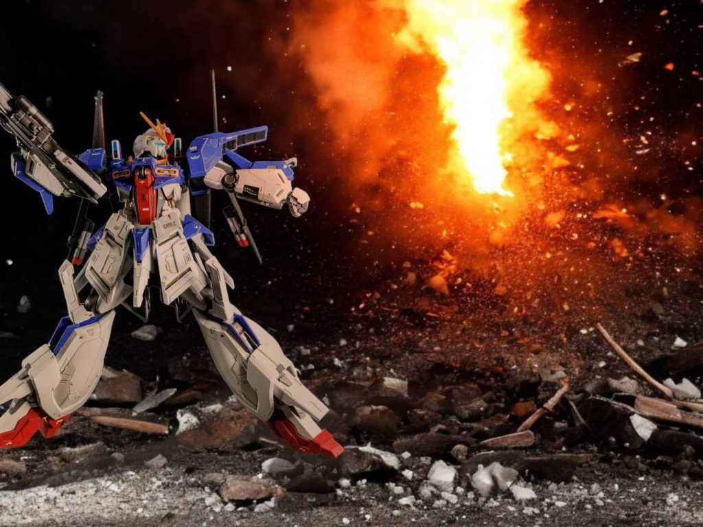 ハンドグレネードを使用する!的なイメージの、戦場ぽい背景で1枚。