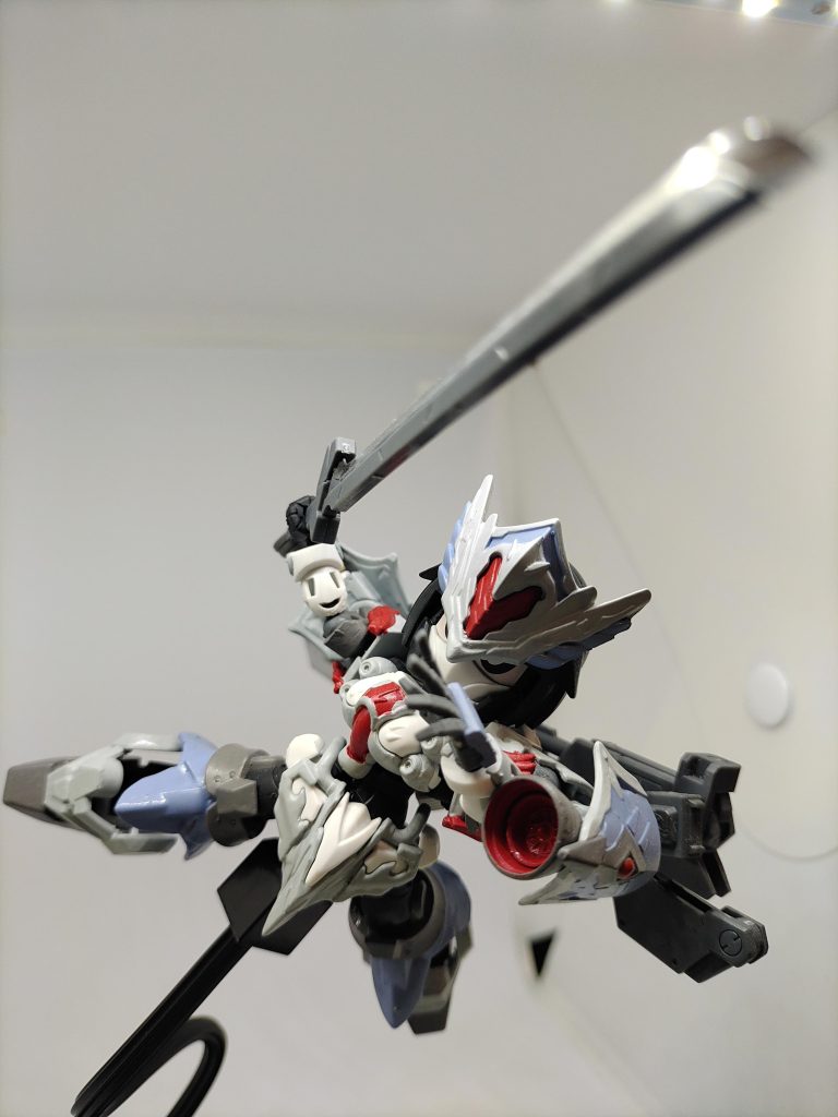 一瞬の油断が命取りだ…。紫電撃。