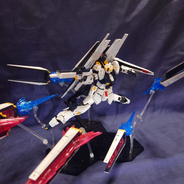 νガンダム　ダブルフィンファンネル装備型