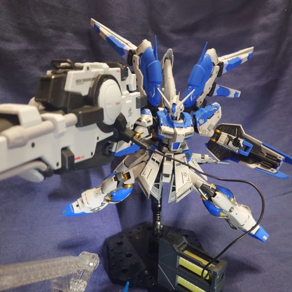 Hi-νガンダム　ハイパー・メガ・バズーカ・ランチャー装備