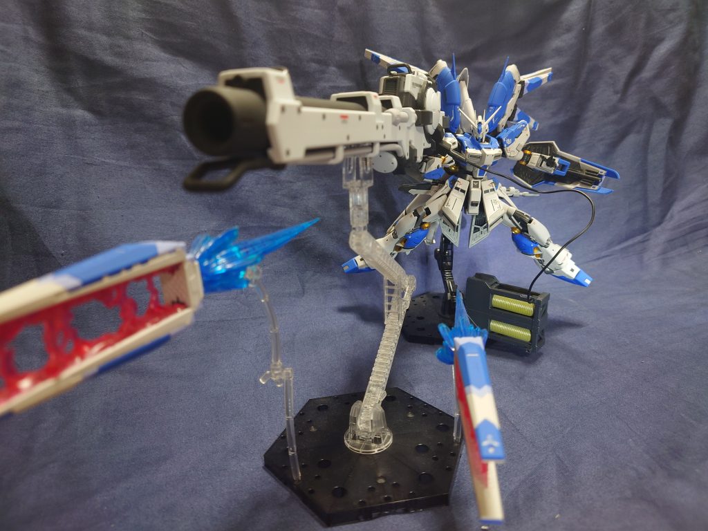 Hi-νガンダム　ハイパー・メガ・バズーカ・ランチャー装備–3枚目/制作者：KNZ