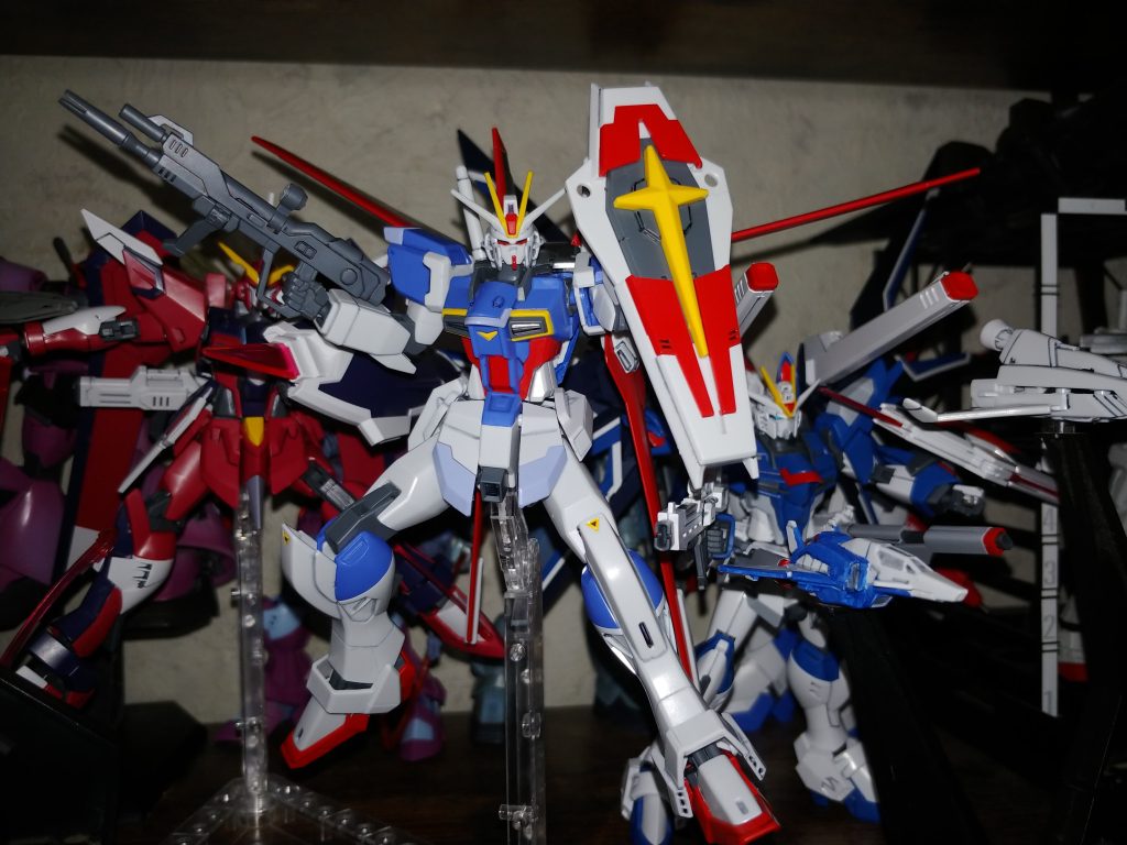 コアスプレンダーの色塗りが一番手強かったですシルエットフライヤーは真っ白なまんま、スミ入れだけ。