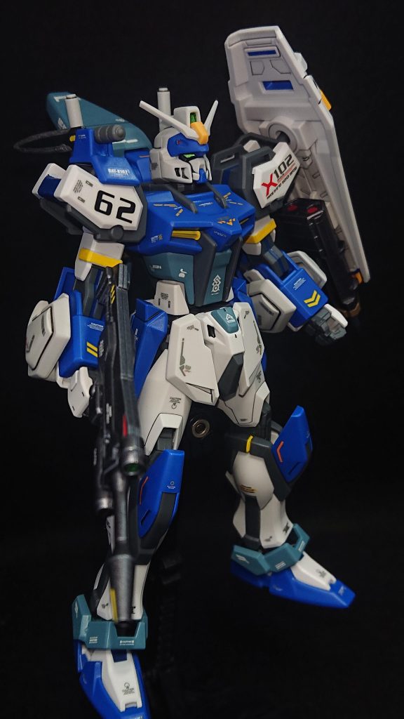 頭部       :デュエル胴体       :ストライク腰部       :ストライク肩        :ストライク腕部       :ストライク+デュエル脚部       :ストライクバックパック:デュエル武装       :175mmグレネードランチャー装備           57mm高エネルギービームライフル(デュエル)           ヒートナイフ(ジムスナイパーK9)                 パイルブレイカー