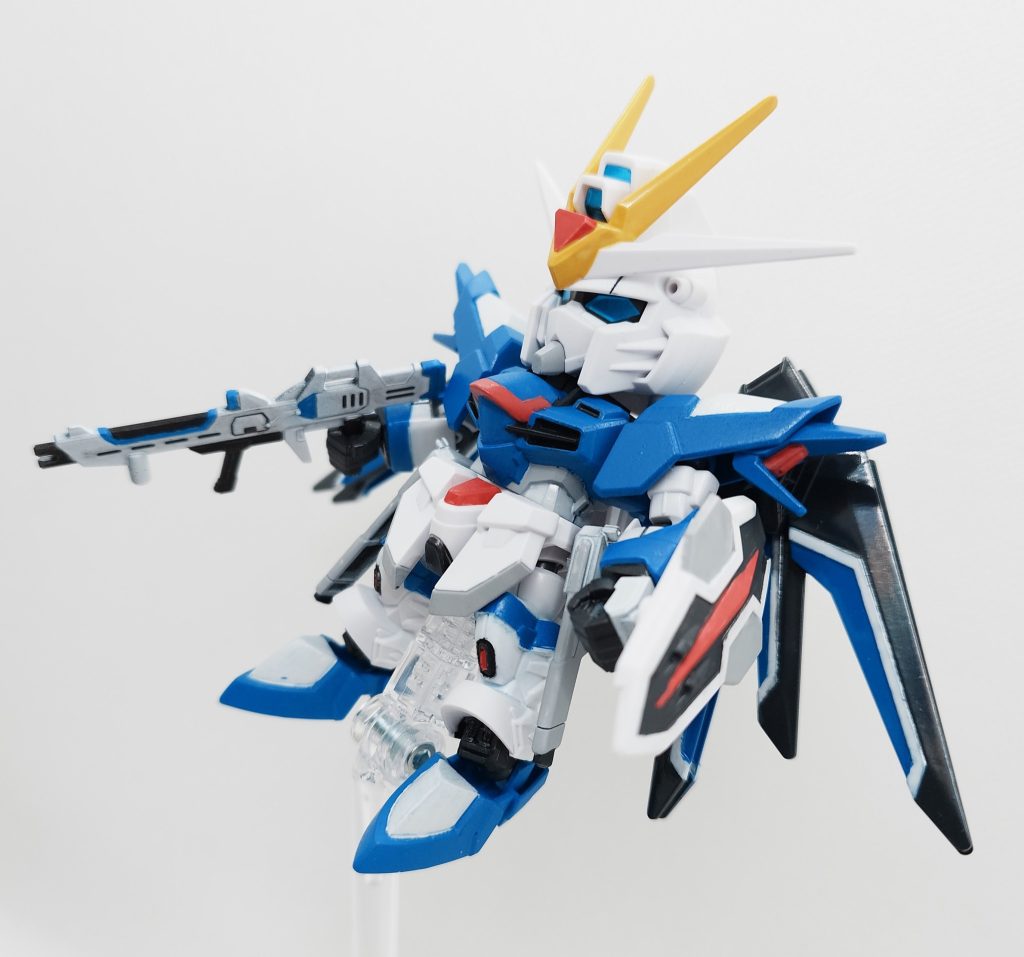 センサー部はシールを使い、それ以外は筆塗で塗り分けてみました。多少のはみだし、滲みはご愛敬です。