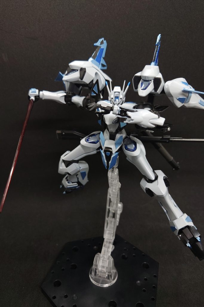 ビーム・サーベル出力を向上させる為にいじった結果、色が赤色に変化。威力は少しだけ上昇。