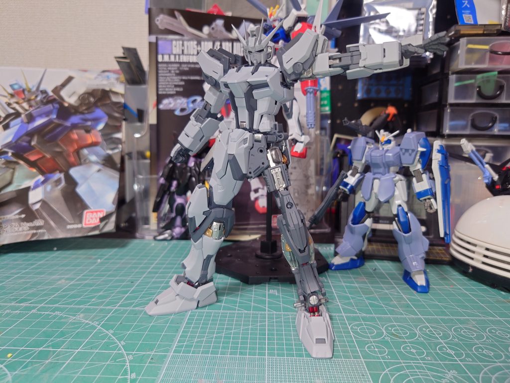 PSダウン時のカラーを下地にしたいのでグレーサフだげでババっと塗っちゃいました。関係ないけどこうやって反対側のパーツ外して見たくなるのは僕だけでしょうか?