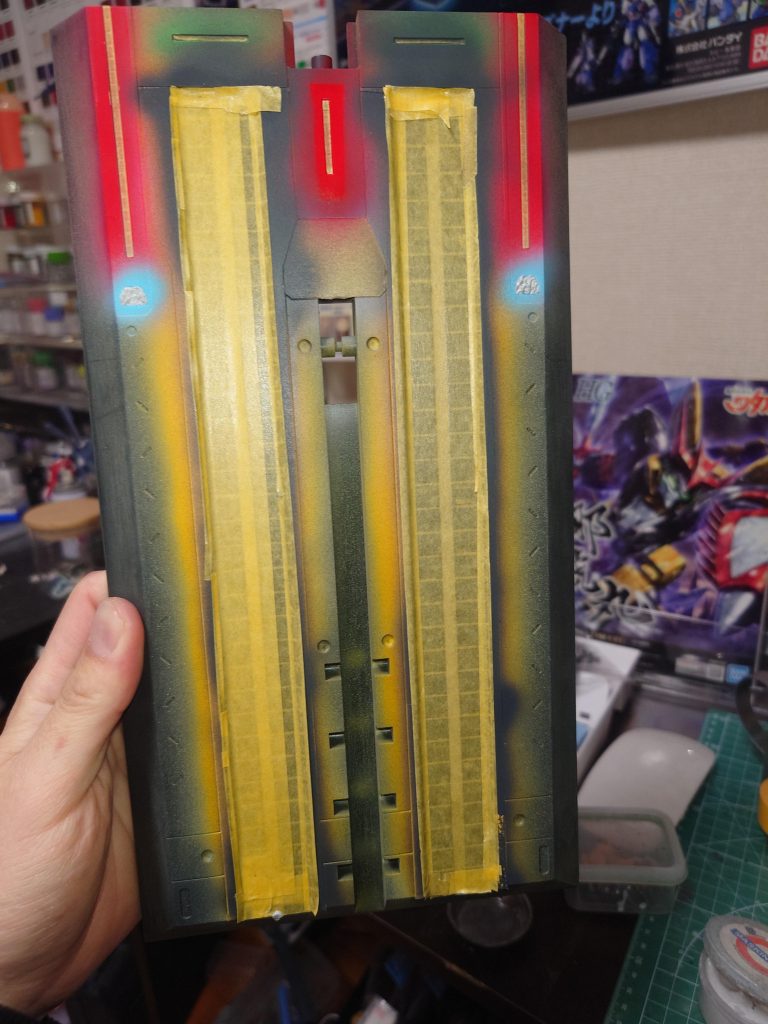 本編見て設定通りに塗り分けてやりました、直線が多かったのでやりやすかったです。