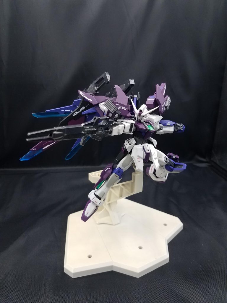 種射ポース。やはりSEED系主役の定番ですね〜