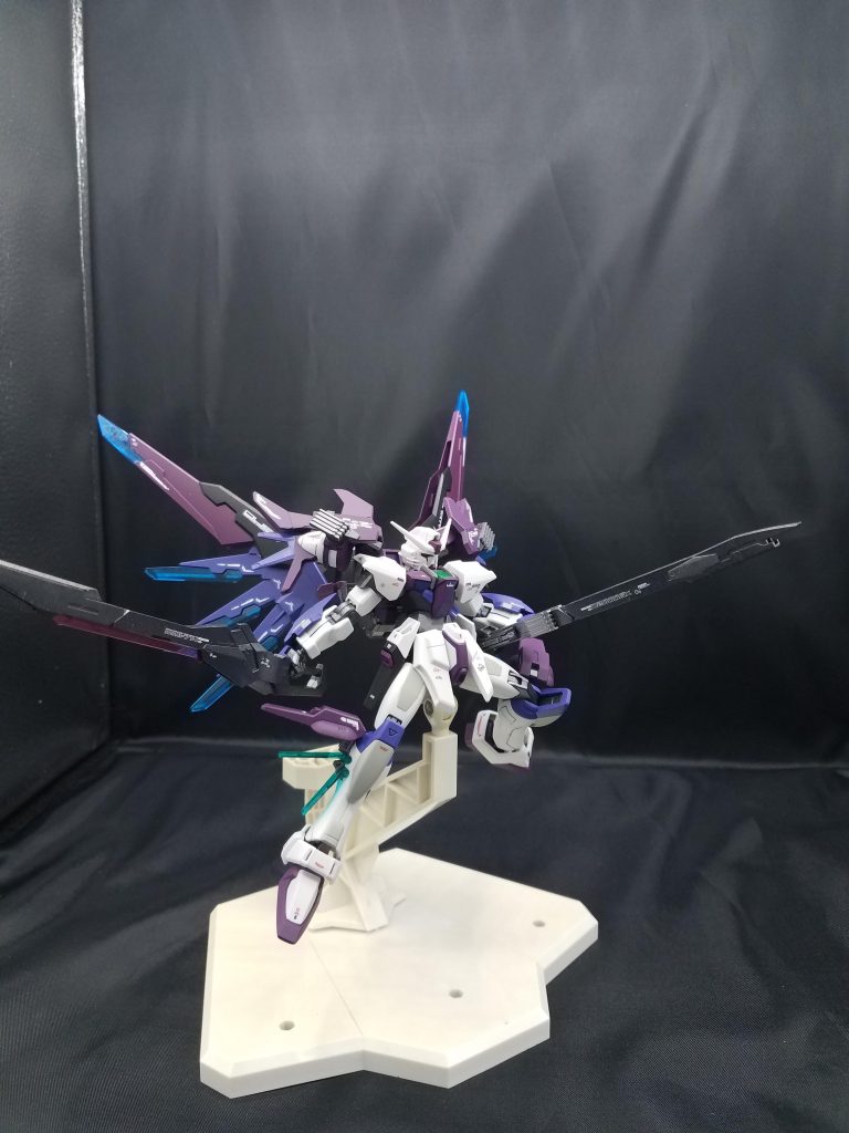 高エネルギー長射程ビーム砲。砲身にフィン状のパーツを追加し、排熱性能を強化する、というイメージです。