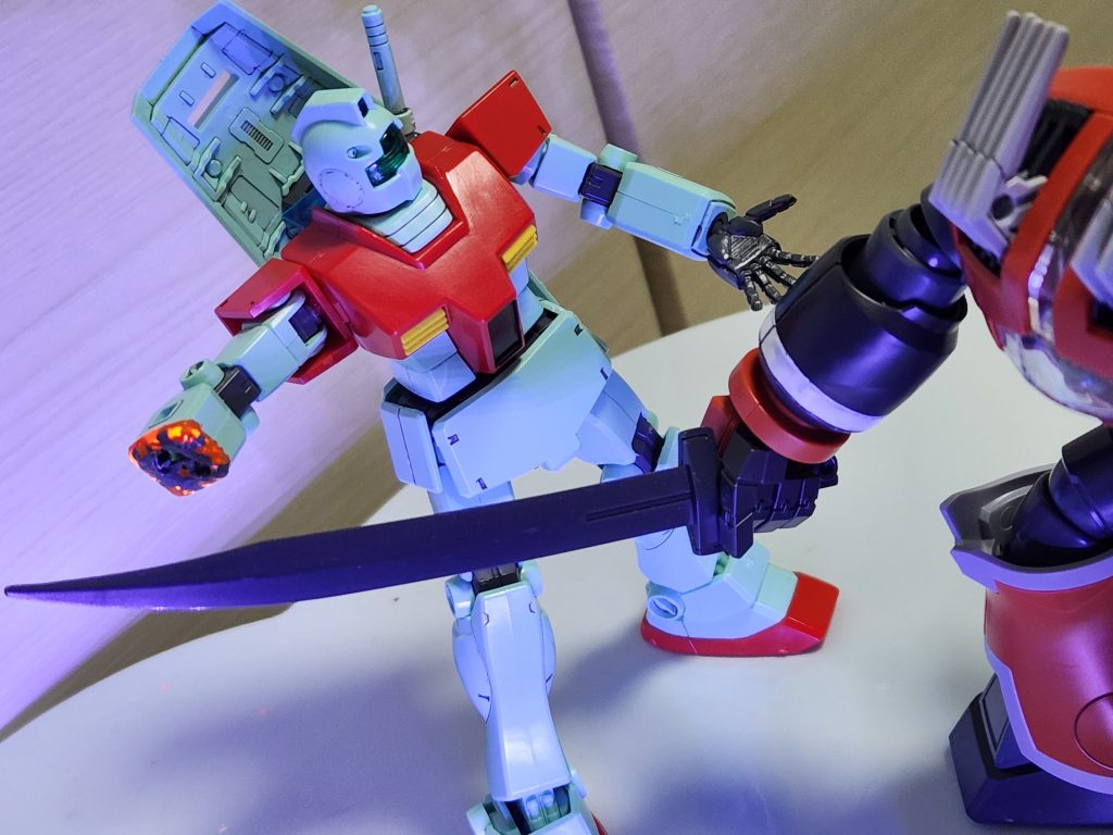 まずはジムを相手にで練習しているところです。ヒートソードでの切断の表現を試し切り中ジムを触る時間が増えて少し愛着がわきます。