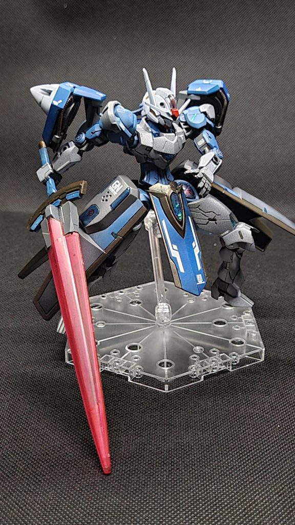 ｢エクスカリバーライザー｣トランザム状態で使用可能な本機のフィニッシュブロー、GN粒子を刀身に集めて前方を薙ぎ払う対艦、対軍技