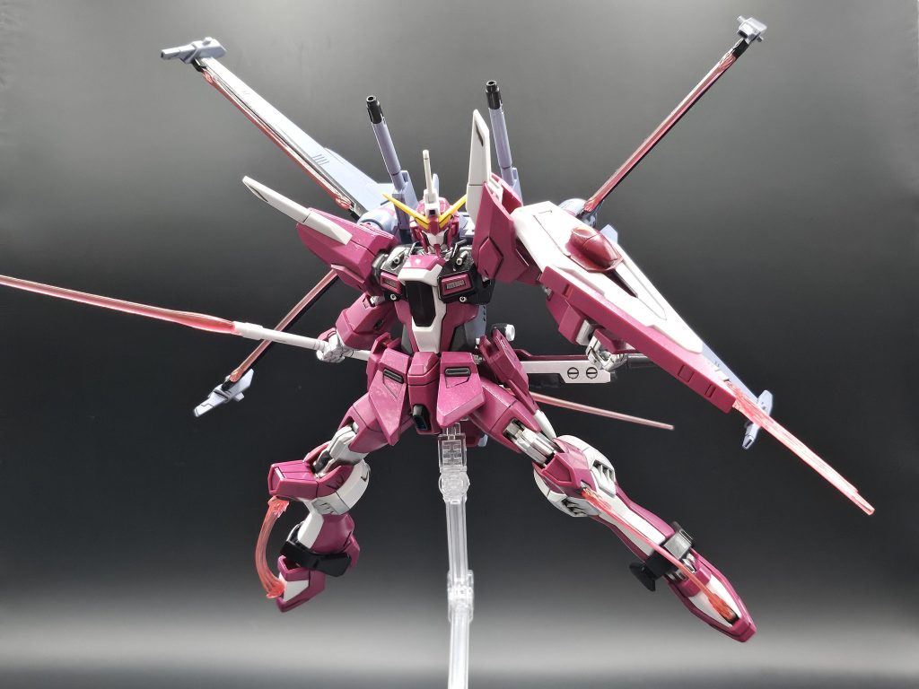 何となくパッケージのポーズ。(上手くいかない)バックパックのフォランテスをファトゥム-00や01と同じカラーリングにしても良かったかも?と今更思いました(gundam-kao5)どこかで再販していれば購入してやってみますかね! 最後まで見て頂きありがとうございました!