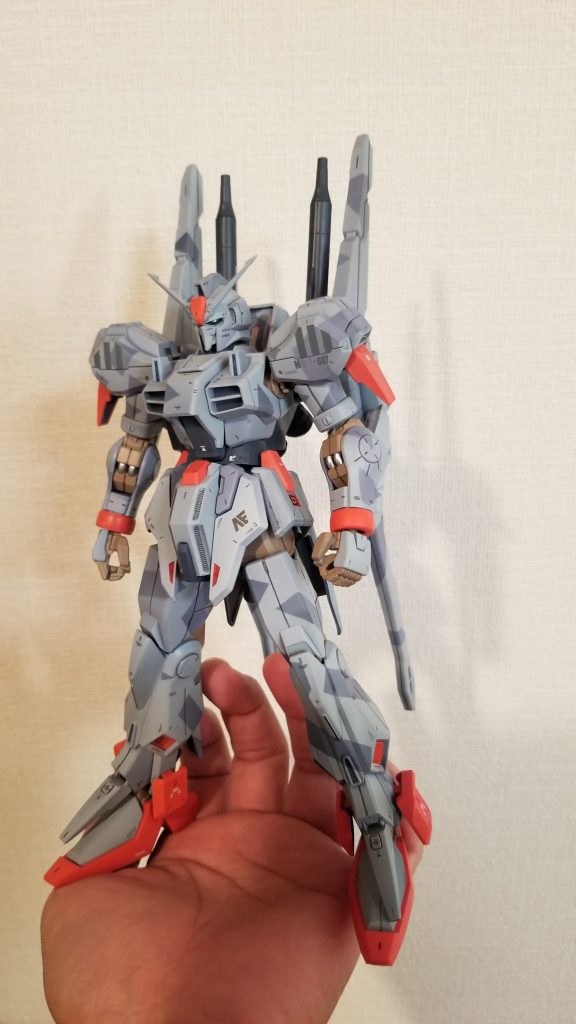 仕上げにメッキシルバー部分を塗って完成です。