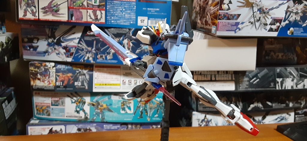 やたらニコル切りのネタ擦られるけど、純粋にソードはカッコいい。