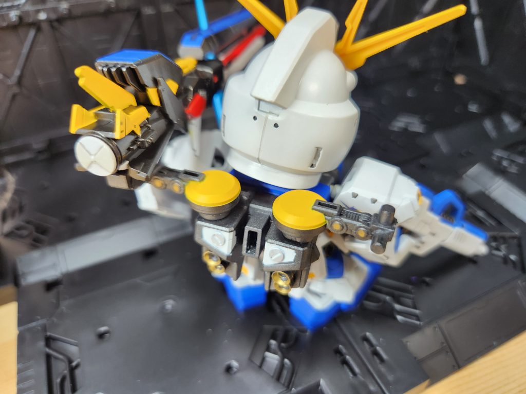 ファンネルの取り付け部はピンの移動とバックパックを１部改造して取り付けてます。