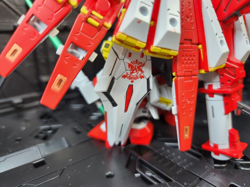 ステッカーはRGから拝借しました。あえて複雑なタイプにしてみたり。