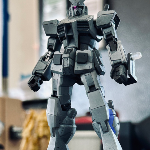 「MG Ver3.0のティティールは最高」ということでティティールをMG 3.0に改造しつつ透け感のあるR面を目指したカプセルアクションRX-78-3（透け感というのはスケール感のこと）プロポーションも良くなってきて7月に入院で制作中止している間にRG2.0が発売されたすっかりやるきをなくしてしまった最近ナイチンゲールがひと段落してというか疲れてきてひつようなのは気分転換だと思ってスマホアプリだけでCG加工にチャレンジしてみた目は光りふくらはぎは青くなった （2枚目）