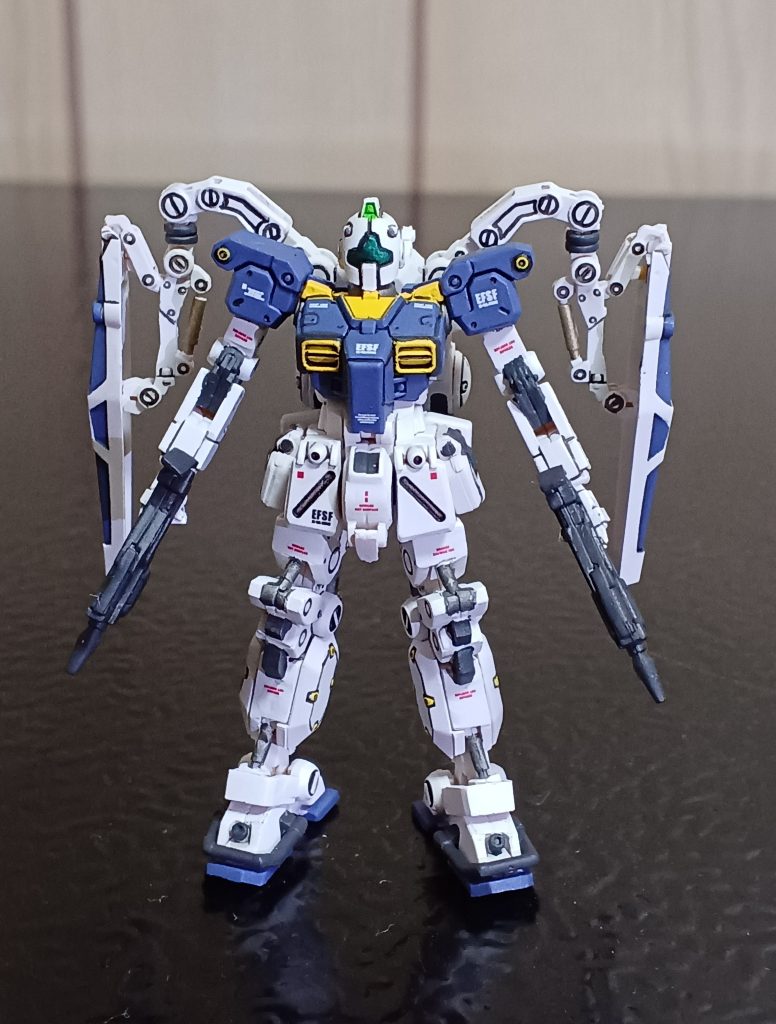 正面からのショット。サンダーボルト版なので、シールドとサブアームが特徴的ですよね~(gundam-kao6)結構、マニアックなラインナップですよね?アーティファクトシリーズ。