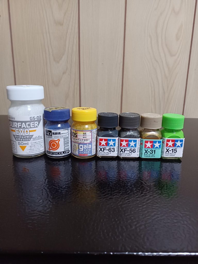 いつもの、塗料です(gundam-kao6)今回使ったガイアノーツ(電脳戦機バーチャロンカラー)の風群青って塗料がいい色味で気に入りましたね。