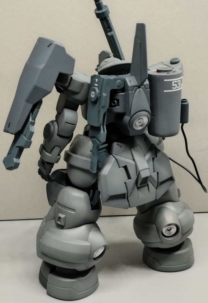 リアビューエネルギータンクと、ビームトーチのマウントを増設しています。ディランザのリアアーマのゴチャっと感、とても好きです。