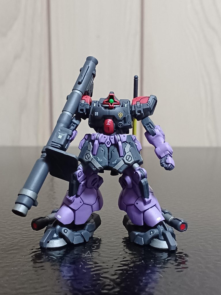 ドム・トローペン、いいですね。フルアーマーガンダムやジムサンダーボルトより素直なキットで、個人的に組みやすかったです(gundam-kao6)ただ、コクピットハッチのデカールズレてますね。性分的にめっっっっちゃ気になる(笑)。