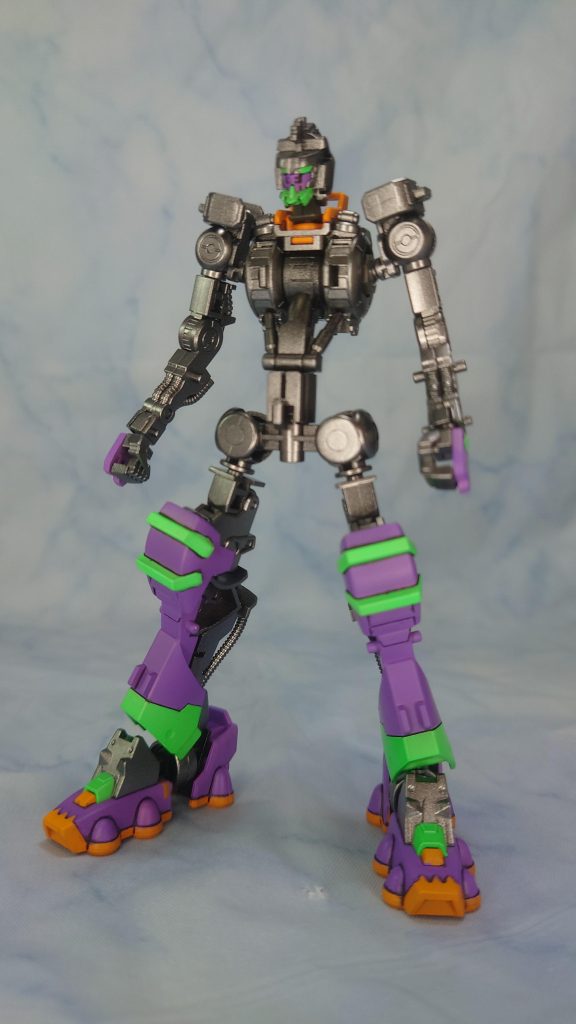 鉄血ならではのフレーム状態前足のパープル→オレンジの塗装でマスキングミスって一部汚れているのは見なかったことにしてください