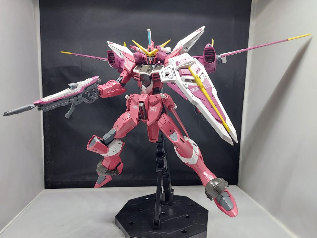 アクションベースもついてるので浮かせて飾れる✨結構幅もとりますがかっこよいので問題なし(^ー^)