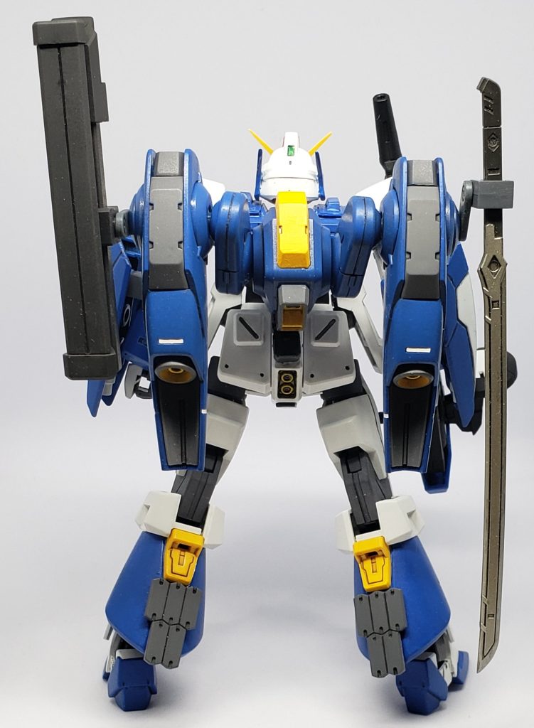 バックパックはミラソウル社製フライトユニットにバルバトスの大刀、ザウォートヘヴィのビームランチャーを装備で。背中の接続はコアガンダムのものをぶった切って接着しています。ゴテついた感じが改造機っぽくてよきよき。