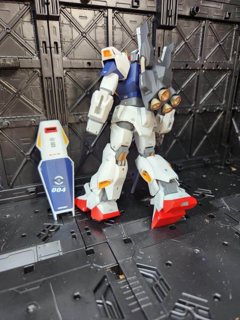 多少改造して、バックパックのエネルギーホースをワイヤーメッシュに。