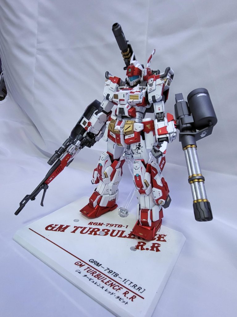 MGガンダムストームブリンガーP.Fを使用してジムタービュレンスを白と赤で塗装しました。
