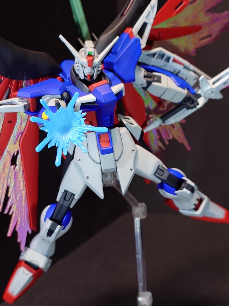 パケ絵のポージングデスティニーはデザインやキットの出来含めすごく良いのでポージングのやりがいのあるキットでした。