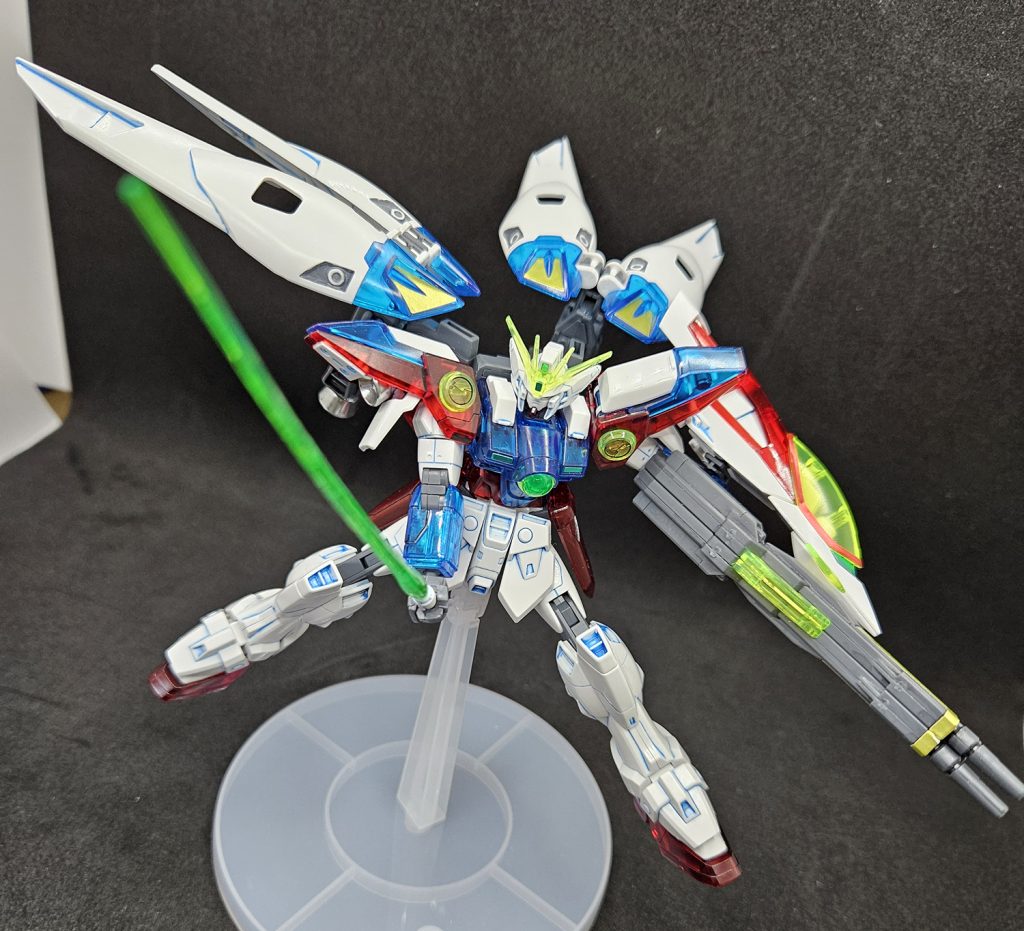 ウイングゼロのサーベル捌きの中で私にとって印象的のはこれだ初代ガンダムvsガンダムとNEXTではこの横格闘は発生が早かったから良く使ってた