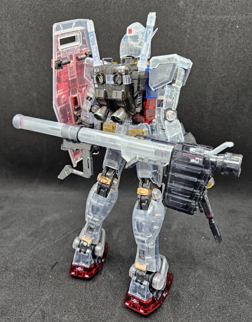 それじゃ夜やることないじゃん？8時以降じゃ多くの店も閉まってるんだしだから着いた初日でプラモ2箱とニッパーを買って仕事の後はホテルで作ることにしたんだよ