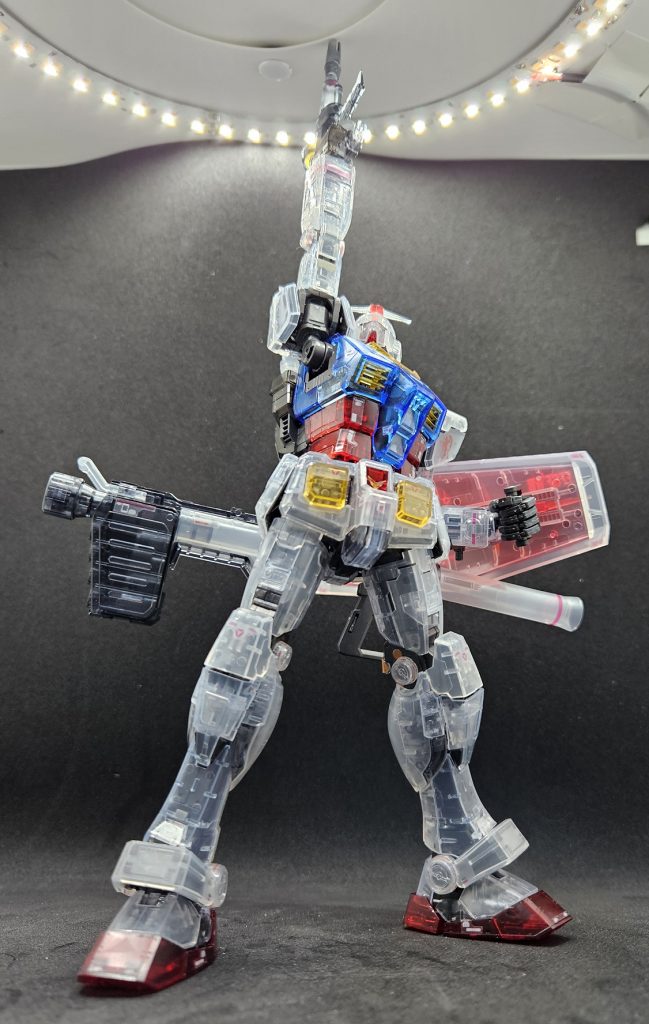 ラストシューティング（五体満足）ゲームとかで偶に見る欠損してないラストシューティング 実はバズーカの黒いパーツは「内側だけ割れている」という珍しい破損をしてしまっているそのパーツをソリッドカラーで塗って誤魔化そうとも考えたけどそんなに気にならないので今のところはそのまま