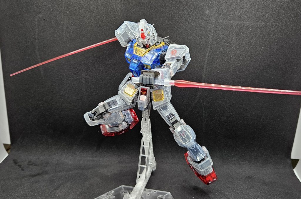 なら僕は…君を打つ！二刀流できる機体だとこれをやりたい性分だそう、最終日にアキバへショッピングに行ってさらにソリッドクリアのHGACウイングゼロ、こっちではなかなか買えないHGUCアッシマーそしてアッセンブルヒロインズのシタラちゃんを購入しましたスーツケースもう埋まってるのに何やってんだ俺は