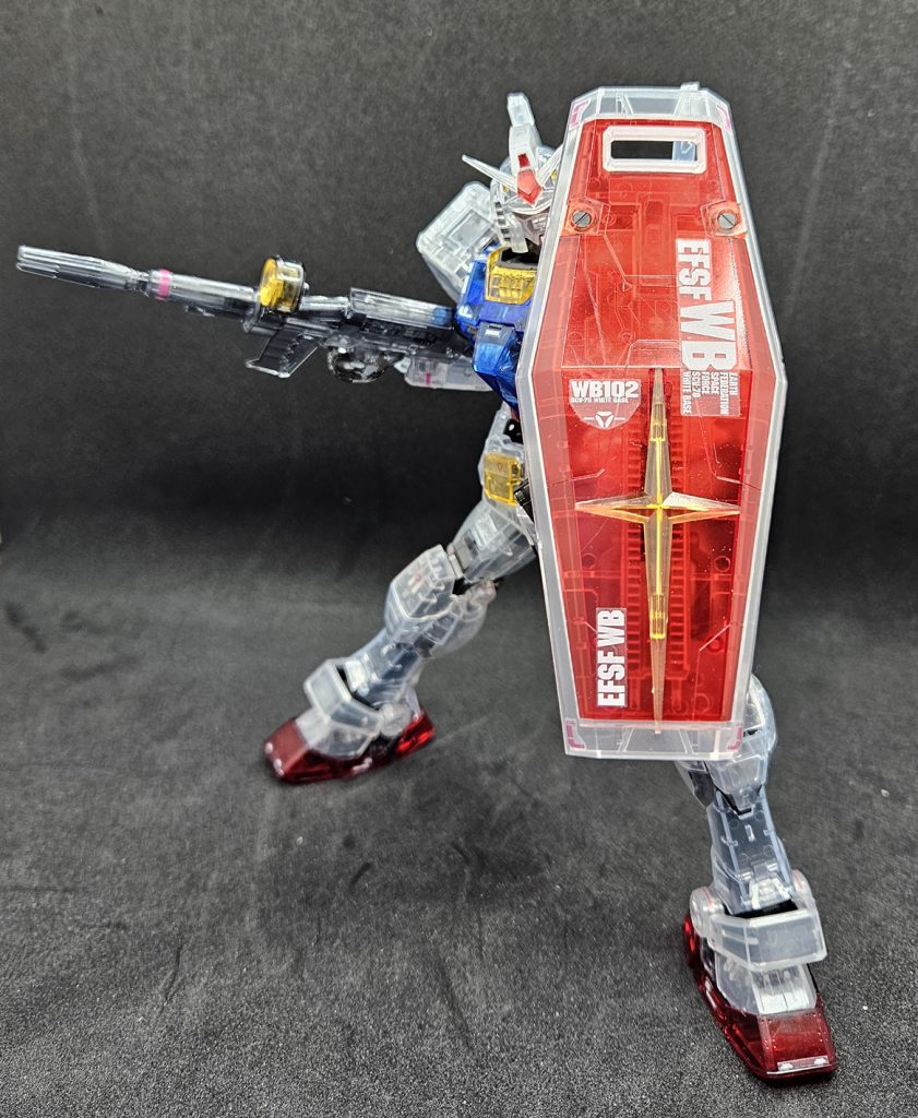 実はこれ買ったのは初日じゃなくて二日目でしたMGSDの新作を買えないかなーと思って退勤後にガンダムベースまで行ったんだけどやっぱ売り切れでした……完全無駄足になるのもいやと思って、その場でとにかく限定品を買っていくことにしたそれがこの子です