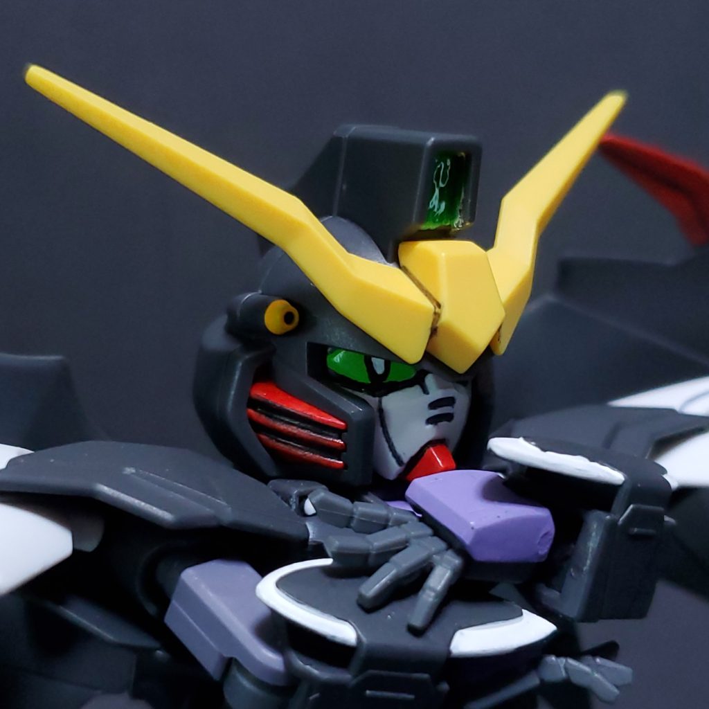 凛々しい表情に。